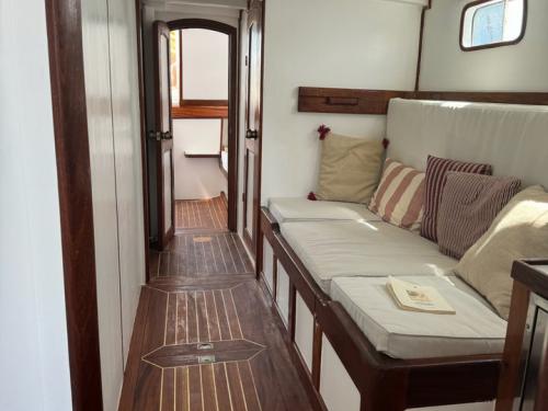 Yacht Gulet Yachtcharter in Hafen Vlychada