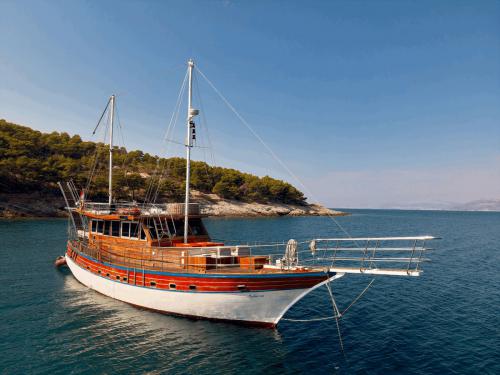 Segelboot Gulet chartern in Omis