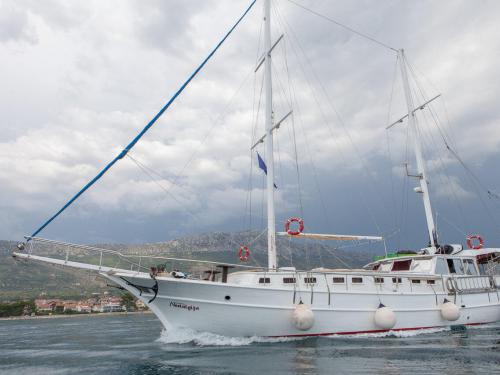 Sailing yacht Gulet for rent in Kastel Luksic