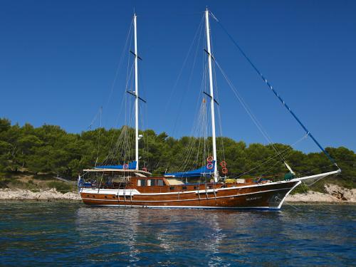 Sailing yacht Gulet for hire in Marina Mandalina