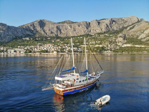Segelyacht Gulet chartern in Marina Kastela Segelyacht Gulet chartern in Marina Kastela