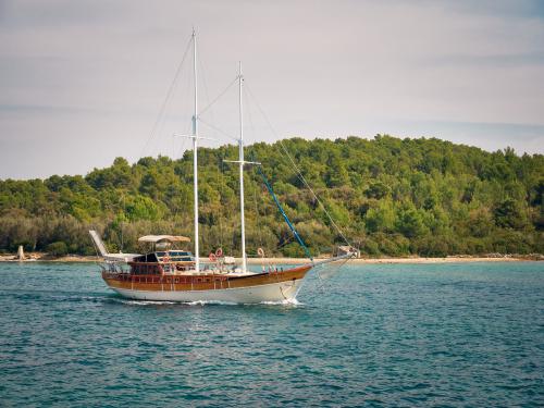 Segelboot Gulet Yachtcharter in Kastel Gomilica