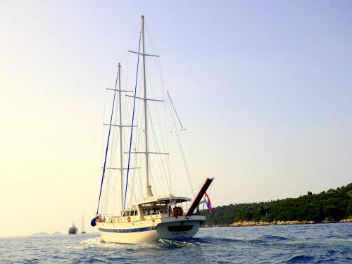 Sailing yacht Gulet for rent in Kastela