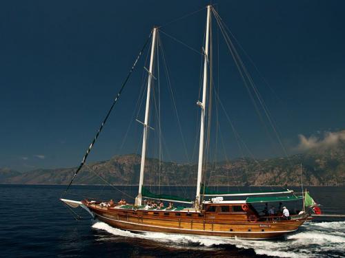 Yacht Gulet available for charter in Naples