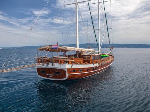 Sailing yacht Gulet for rent in Split