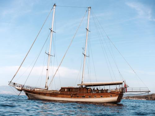 Yacht Gulet for charter in Messina