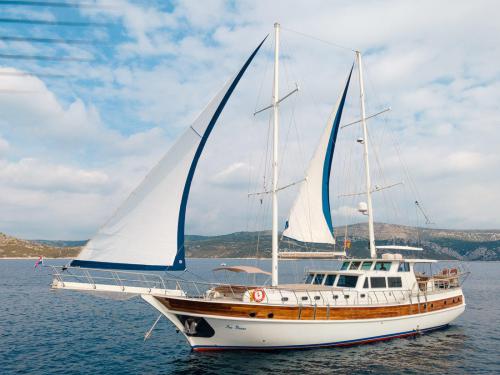 Segelyacht Gulet chartern in Trogir