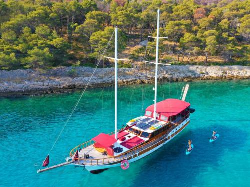 Sailing yacht Gulet available for charter in Kastel Gomilica