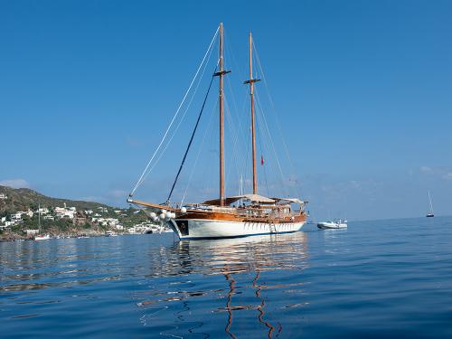 Sailing yacht Gulet for hire in Marina di Arechi