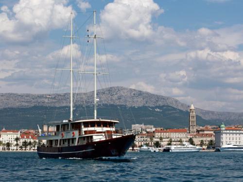 Segelyacht Gulet Yachtcharter in Marina Jesenice