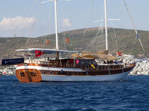 Segelyacht Gulet chartern in Hafen von Sostis