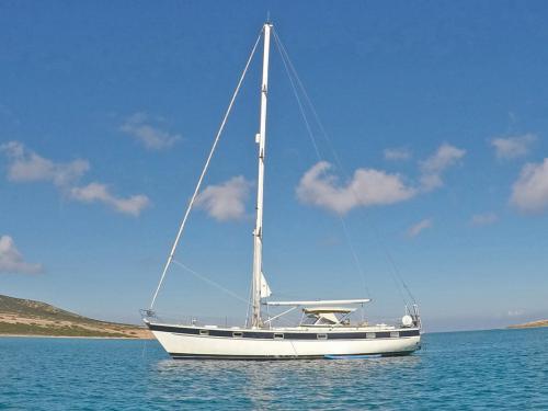 Yacht Hallberg Rassy 49 for charter in Lefkas Marina