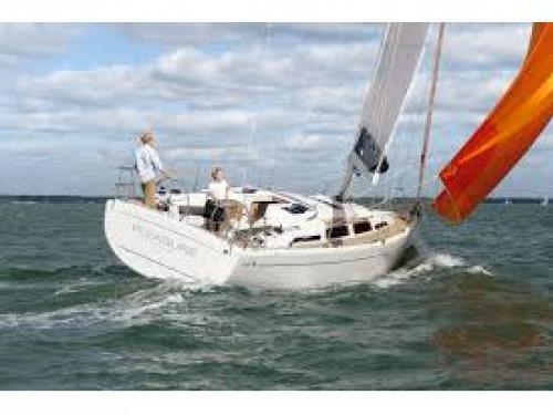 Yacht Hanse 345 for hire in Les Marines de Cogolin
