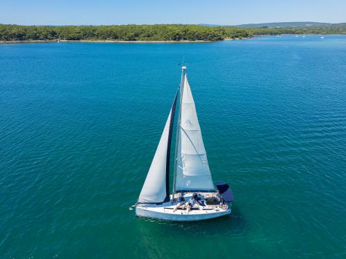 Segelboot Hanse 345 chartern in Marina Punat