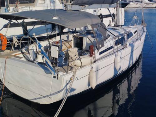 Sailing boat Hanse 345 for rent in Athens