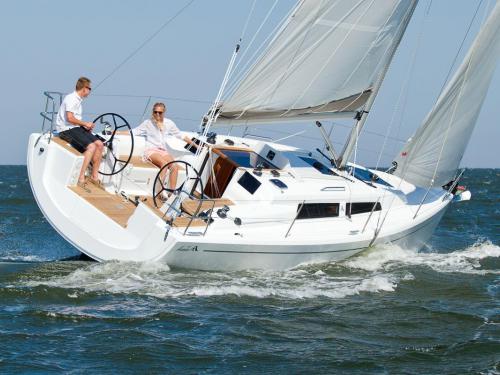 Sailing yacht Hanse 345 for hire in Port de Roses