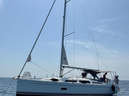 Sailing yacht Hanse 348 available for charter in Cogolin