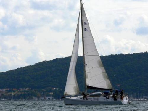 Hanse 370 Segelyacht Charter Procida