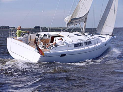 Sailboat Hanse 385 for rent in Port Calanova