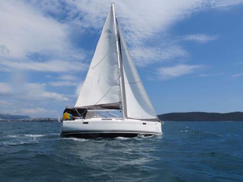 Sailboat Hanse 385 for rent in Marina Kastela