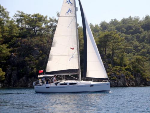 Segelyacht Hanse 385 chartern in Marina Mandalina