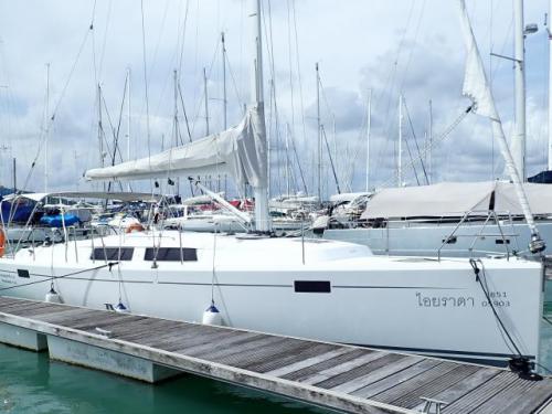 Sailing yacht Hanse 385 for charter in Phuket City