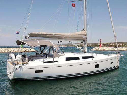 Yacht Hanse 388 for rent in Marina Seget Donji