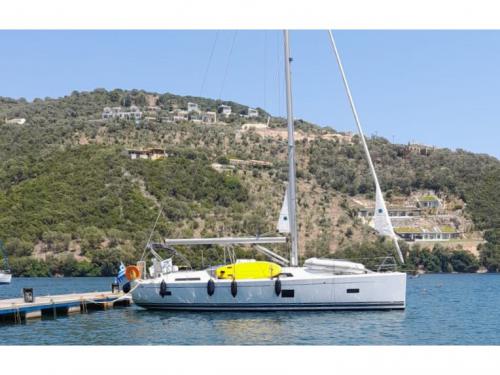 Sailing boat Hanse 388 available for charter in Lefkas
