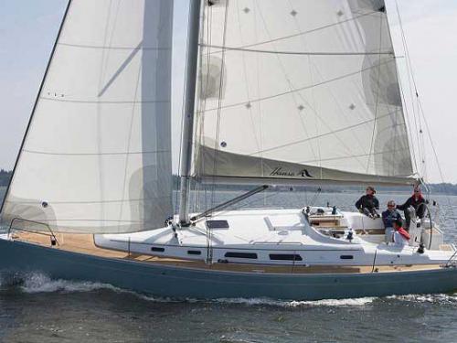 Sailing yacht Hanse 400 for rent in La Rochelle