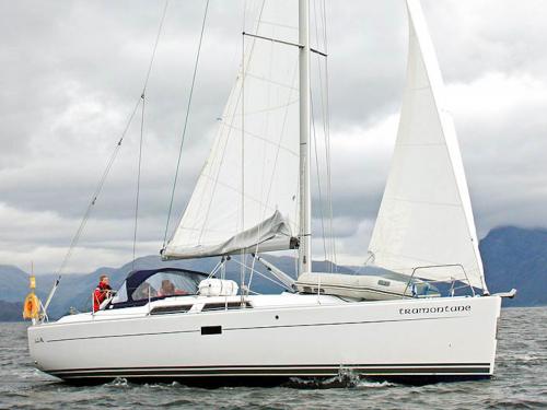 Yacht Hanse 400 for charter in Largs