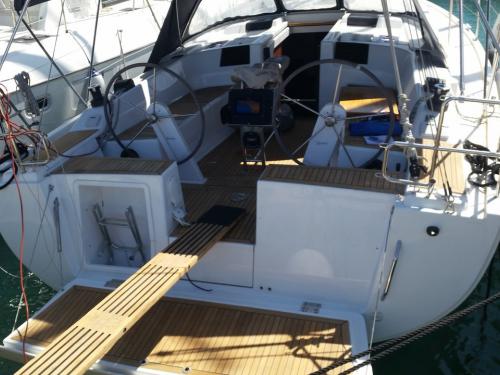 Yacht Hanse 415 for hire in Marina Dalmacija