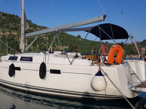 Sailing boat Hanse 415 available for charter in Fethiye