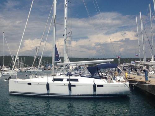 Yacht Hanse 415 for charter in Sukosan Bibinje