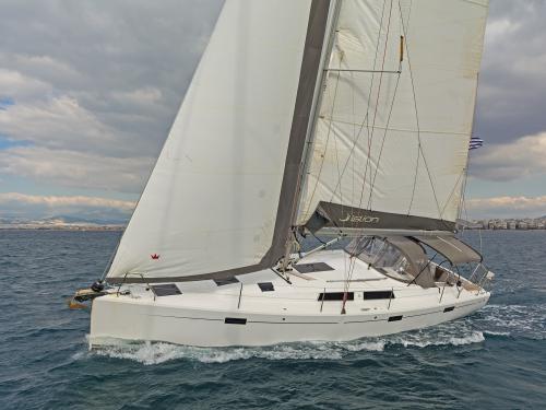 Sailing yacht Hanse 415 for hire in Rhodes city