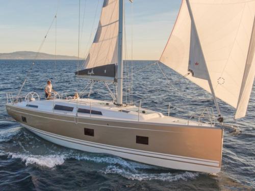 Sailing yacht Hanse 418 for rent in Split