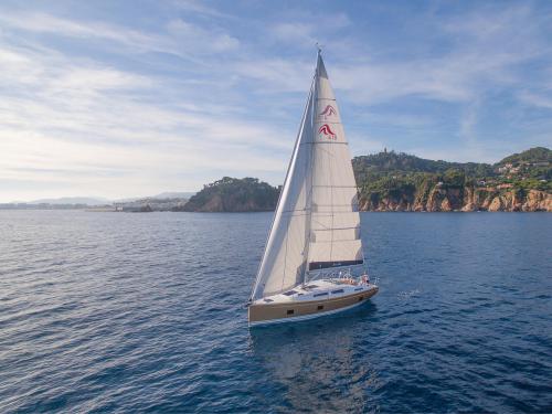 Sailing boat Hanse 418 for rent in Marmaris