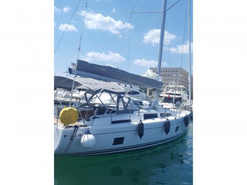 Yacht Hanse 418 for rent in Split