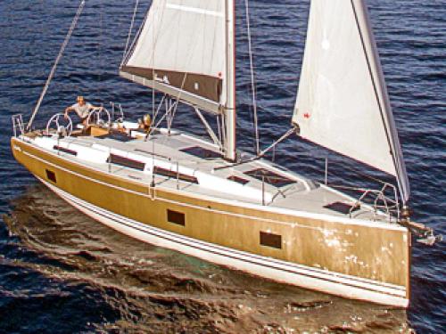 Yacht Hanse 418 for rent in Yacht Harbour Breege