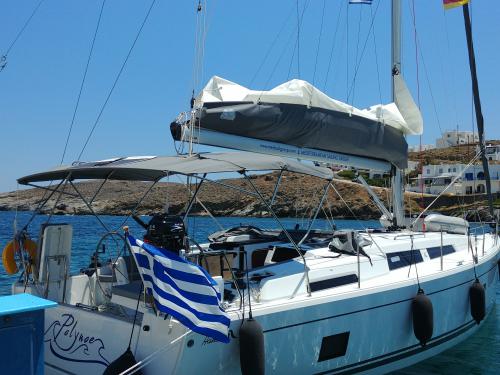 Segelboot Hanse 418 chartern in Yachthafen von Lavrio