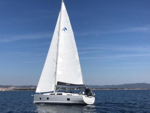 Yacht Hanse 418 for hire in Ajaccio