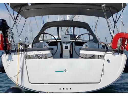 Sailboat Hanse 418 available for charter in Perigiali