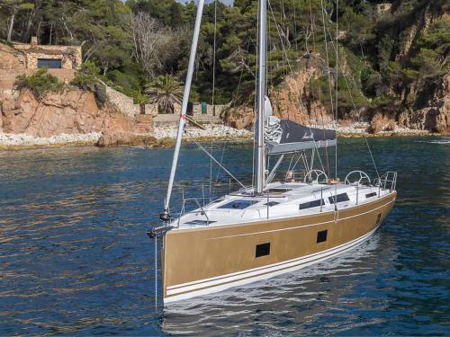 Yacht Hanse 418 for rent in Kavala Main Port Pier