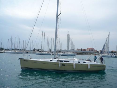Segelboot Hanse 430e Yachtcharter in Marina Dalmacija