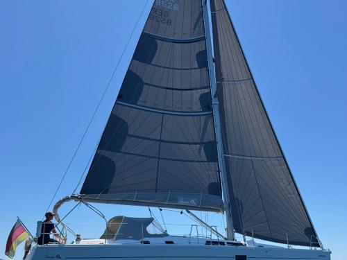 Segelyacht Hanse 430e chartern in Pula