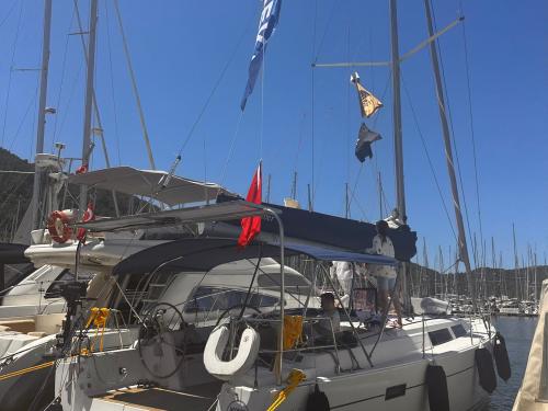 Segelyacht Hanse 445 chartern in Ece Saray Marina