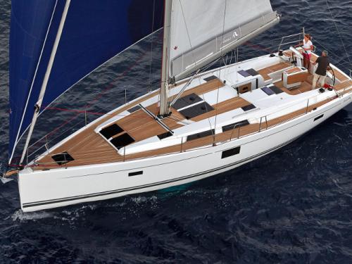 Sailboat Hanse 455 for hire in Marina Sangulin