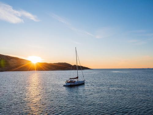 Yacht Hanse 458 for rent in Marina Eidkjosen