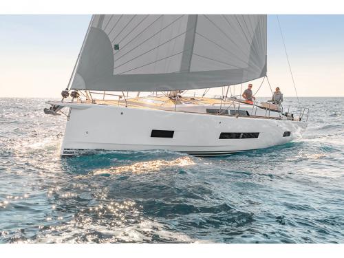 Sailing yacht Hanse 460 for rent in Lavrio