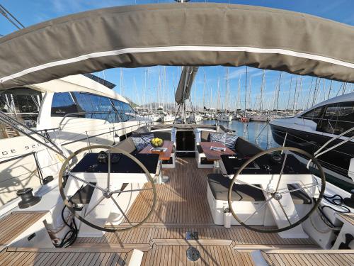 Sailboat Hanse 460 for rent in Marina Kastela