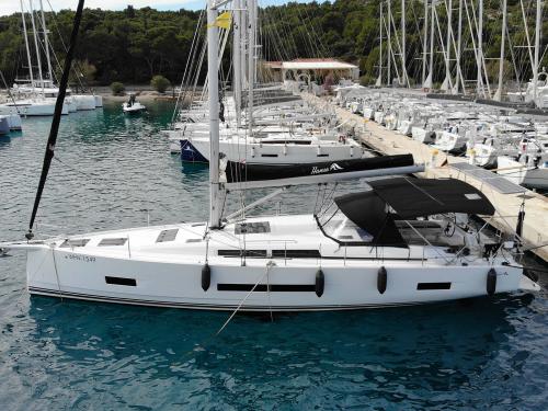 Yacht Hanse 460 chartern in Marina Punat